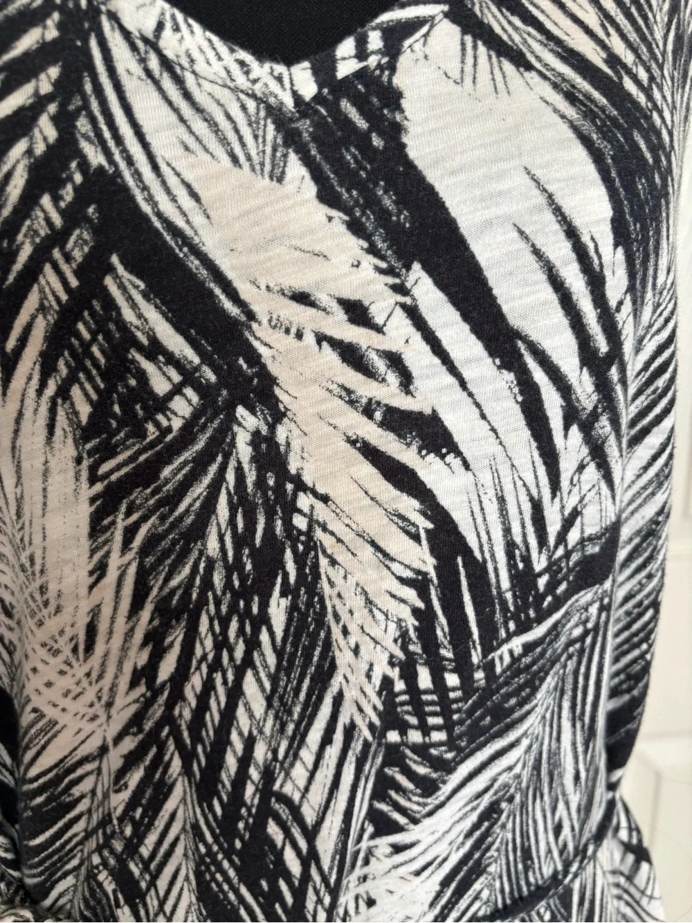 H&M black and white palm leaf print maxi dress with tie waist, size S - Picture 8 of 8